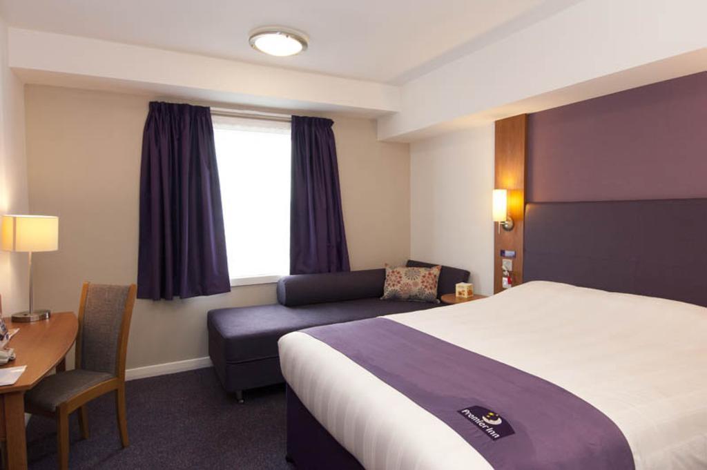 Premier Inn Edinburgh East Exterior foto