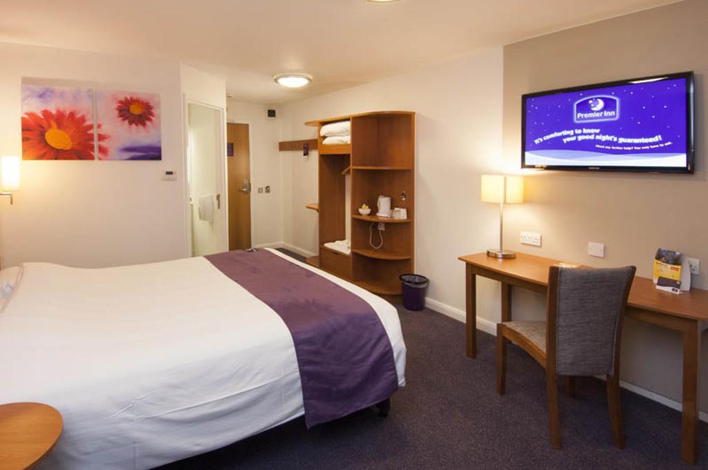 Premier Inn Edinburgh East Exterior foto